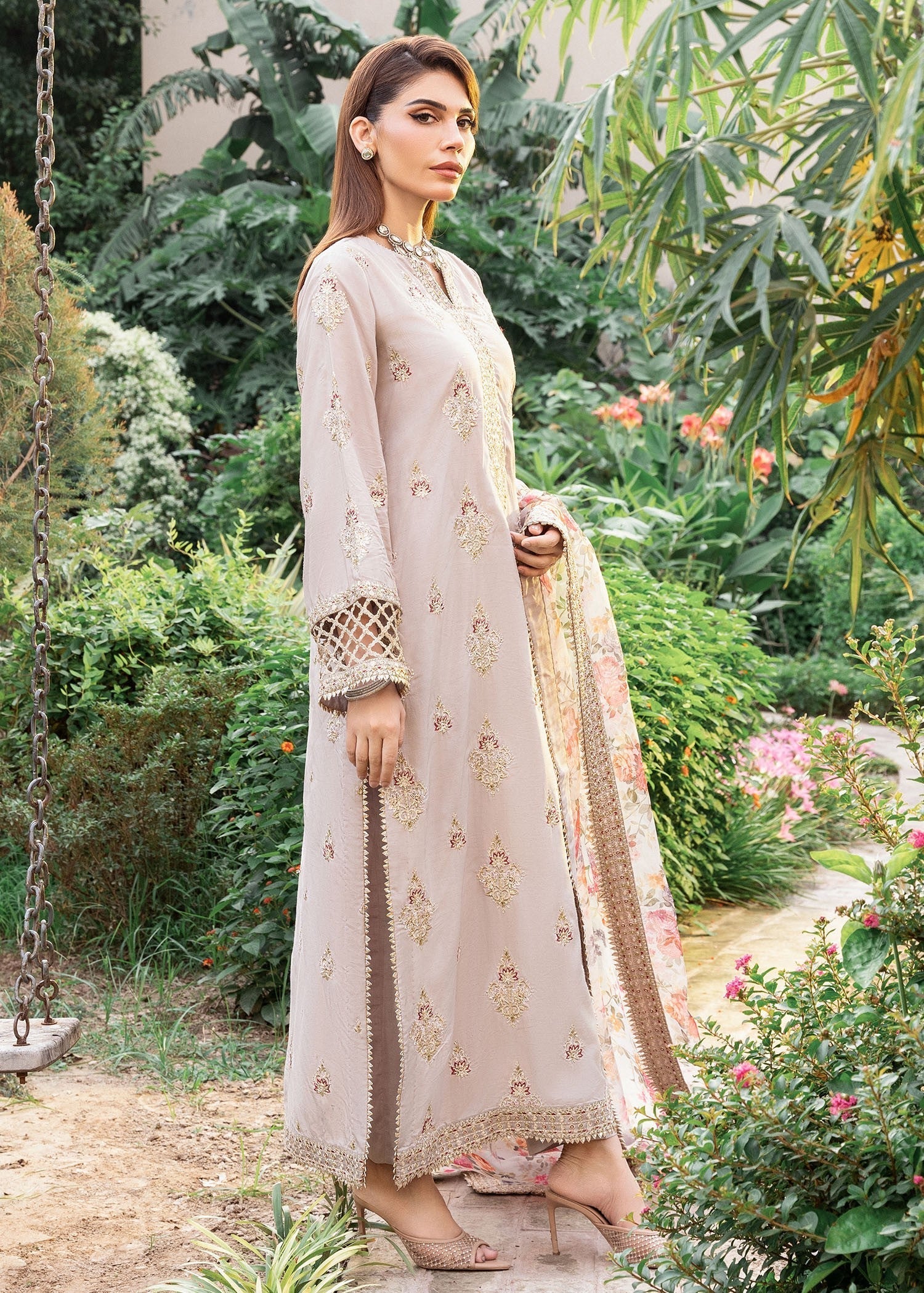 Rang-e-Haya Ayeza (Grey)