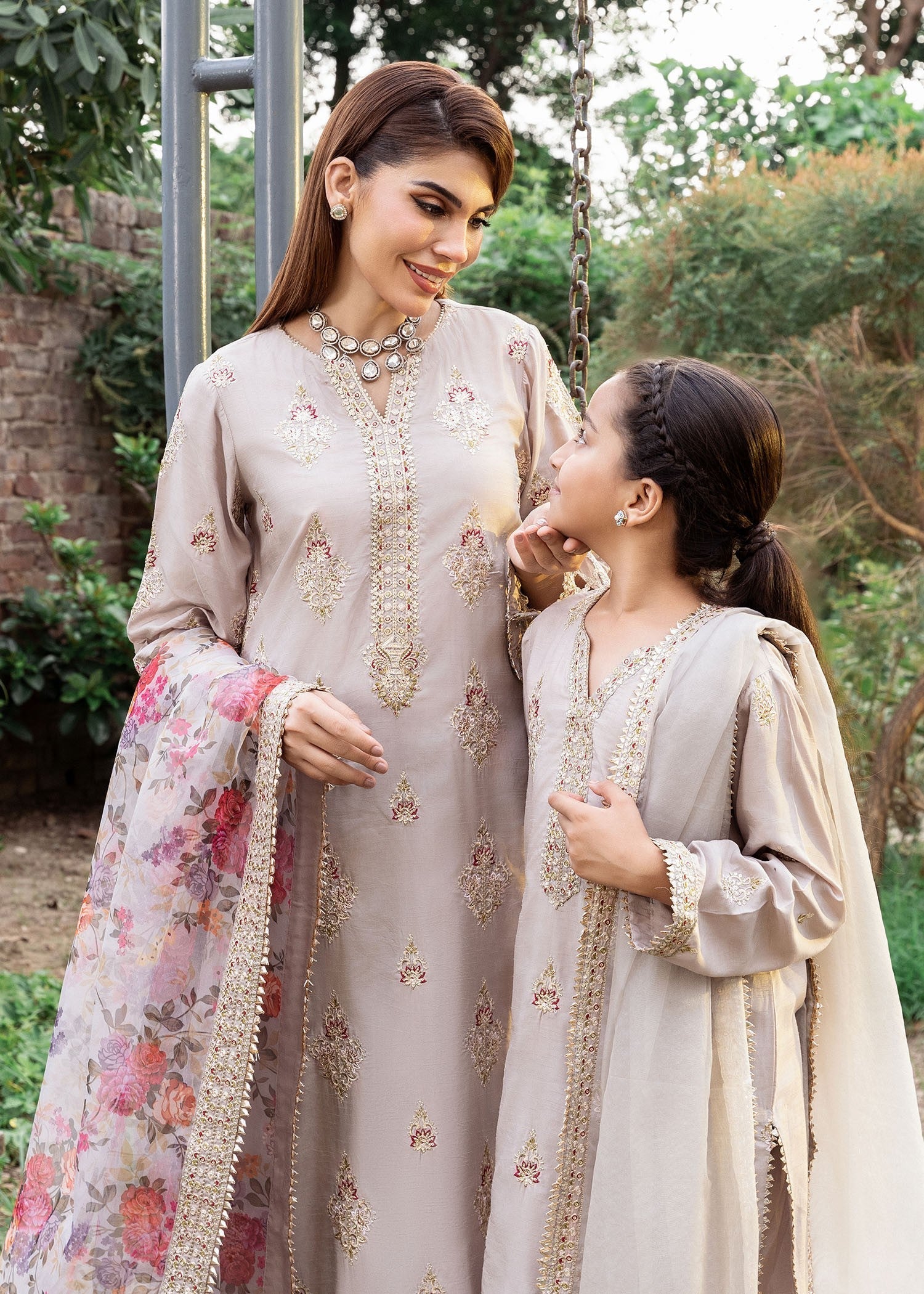 Rang-e-Haya Ayeza (Grey)