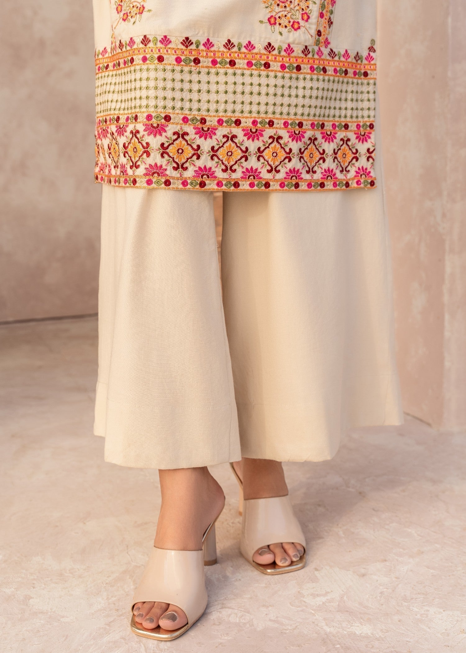 Sahibas By Mirza Dilruba - Off White