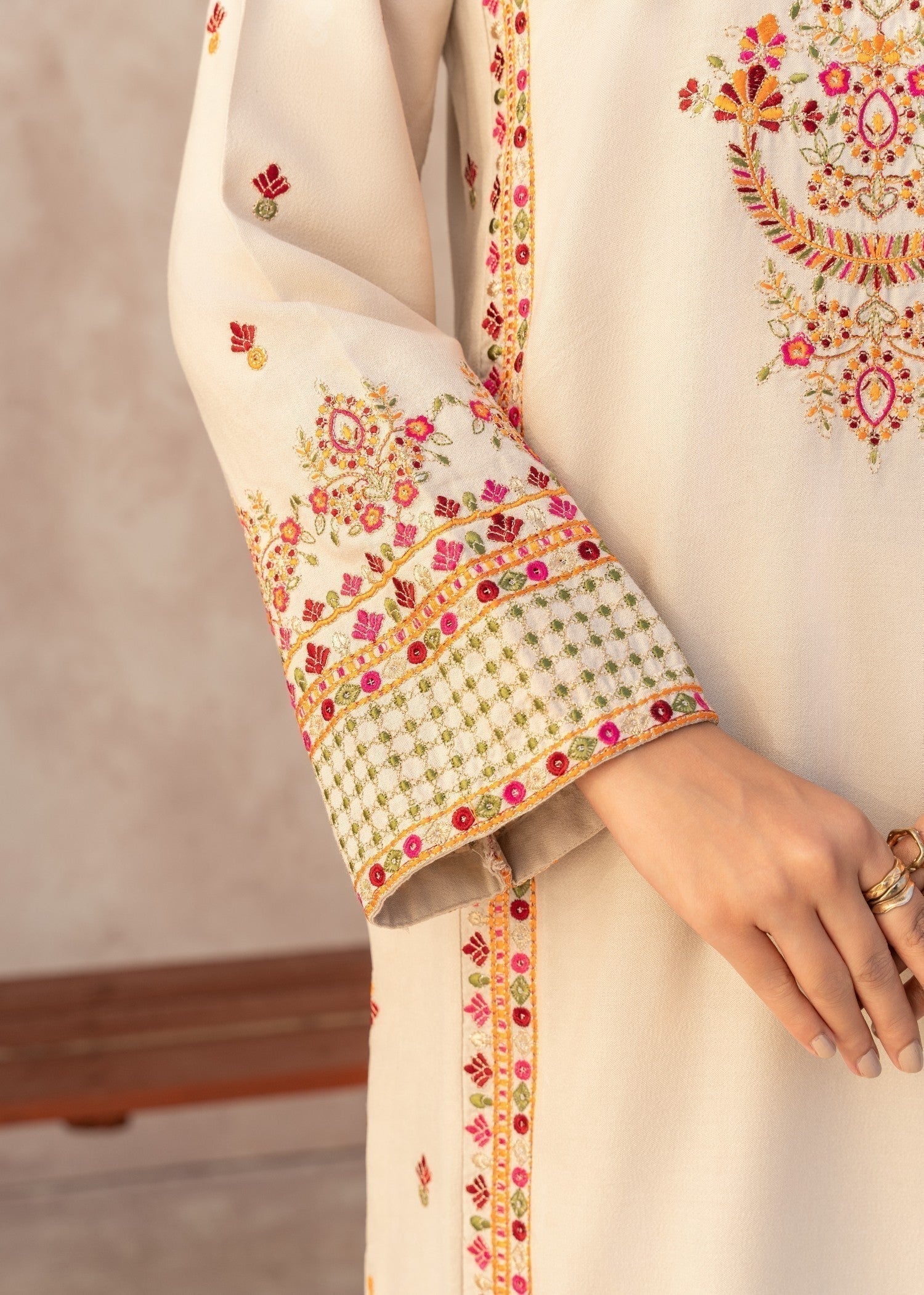 Sahibas By Mirza Dilruba - Off White