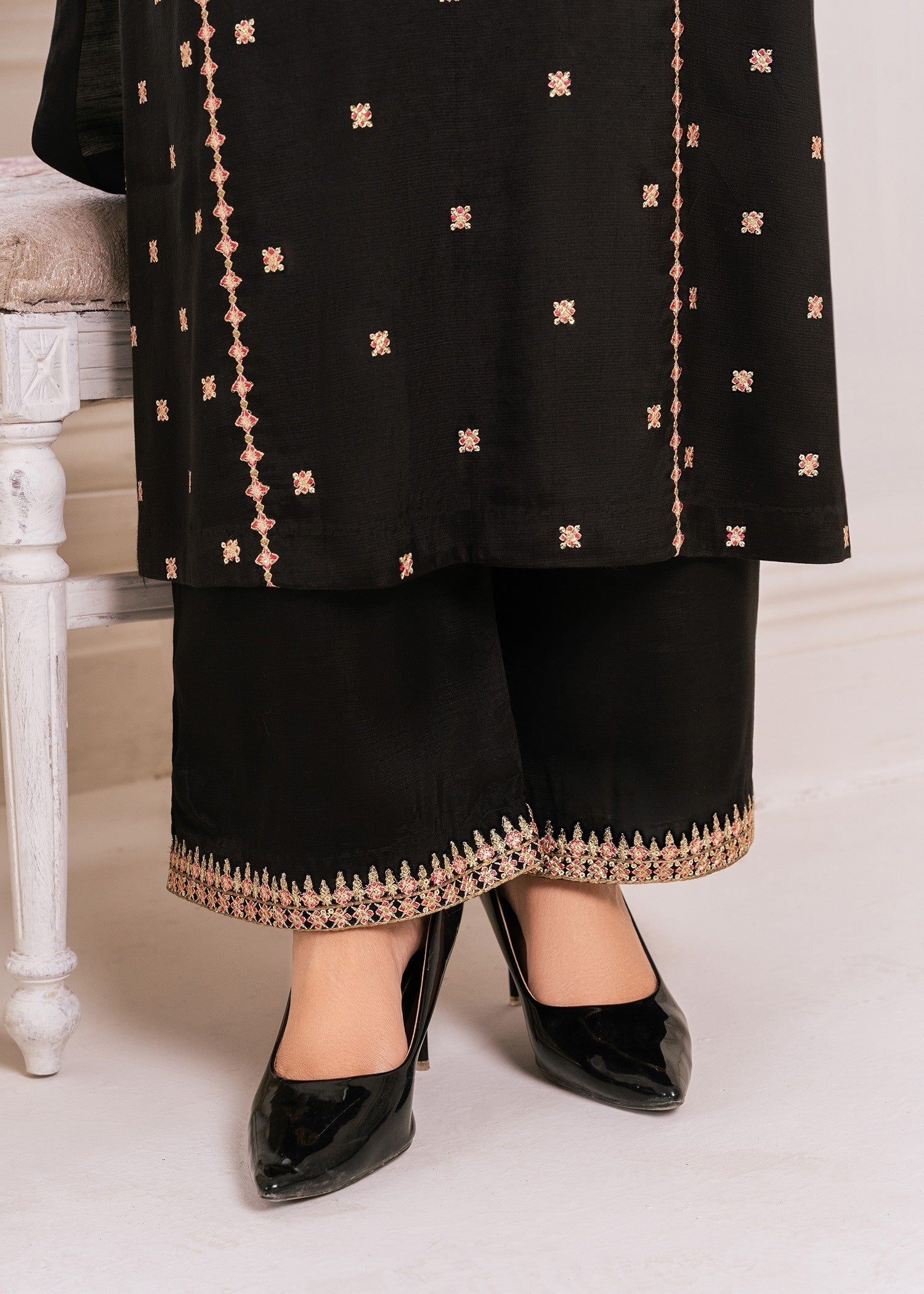 Rang-e-Haya Enara (Black)