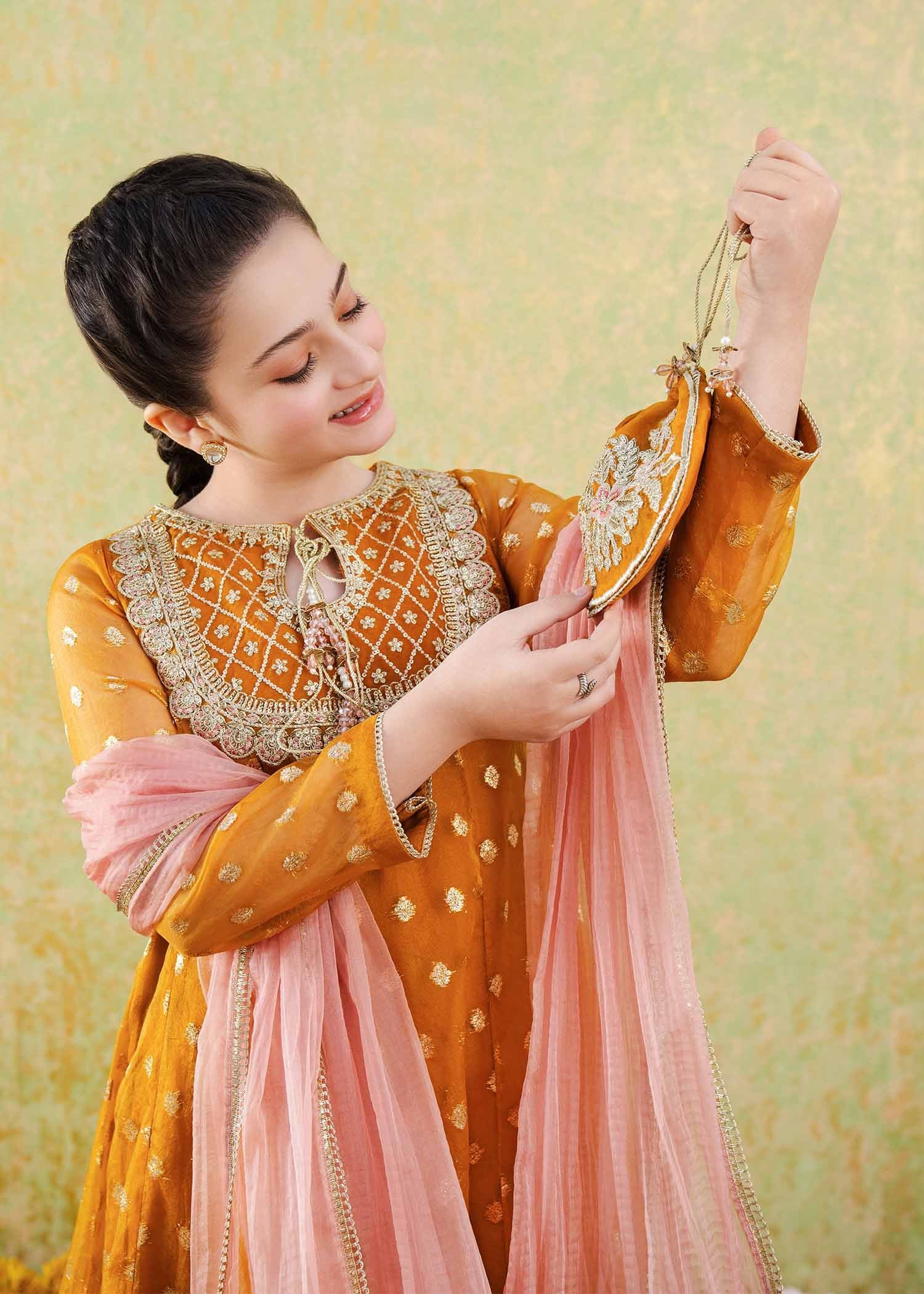 Rang-e-Haya Habi (Mustard)