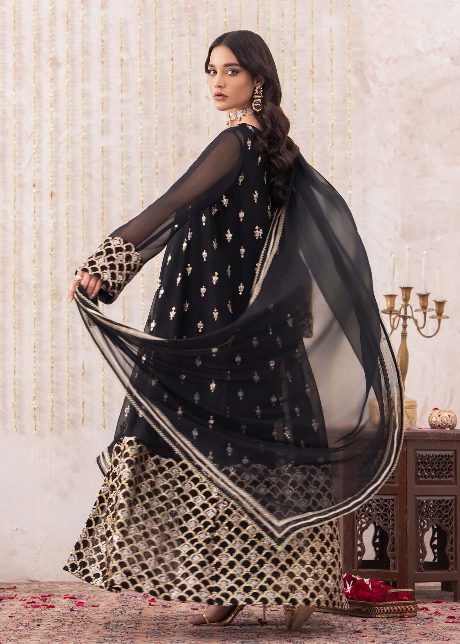 Rang-e-Haya Sunghar (Black)
