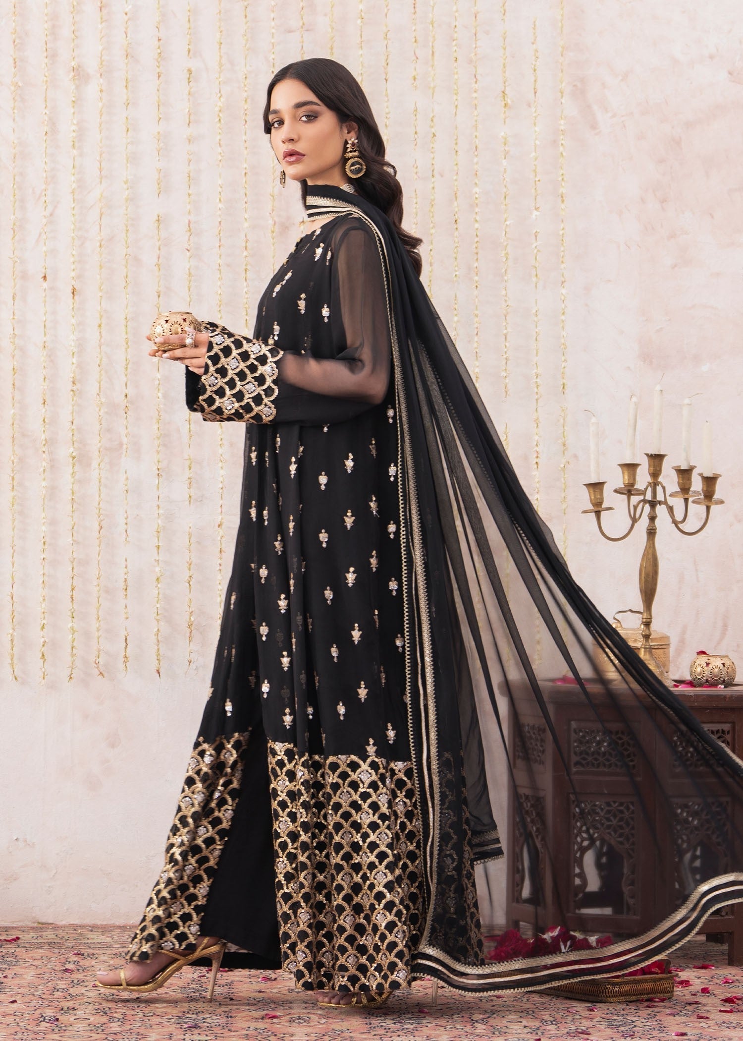 Rang-e-Haya Sunghar (Black)