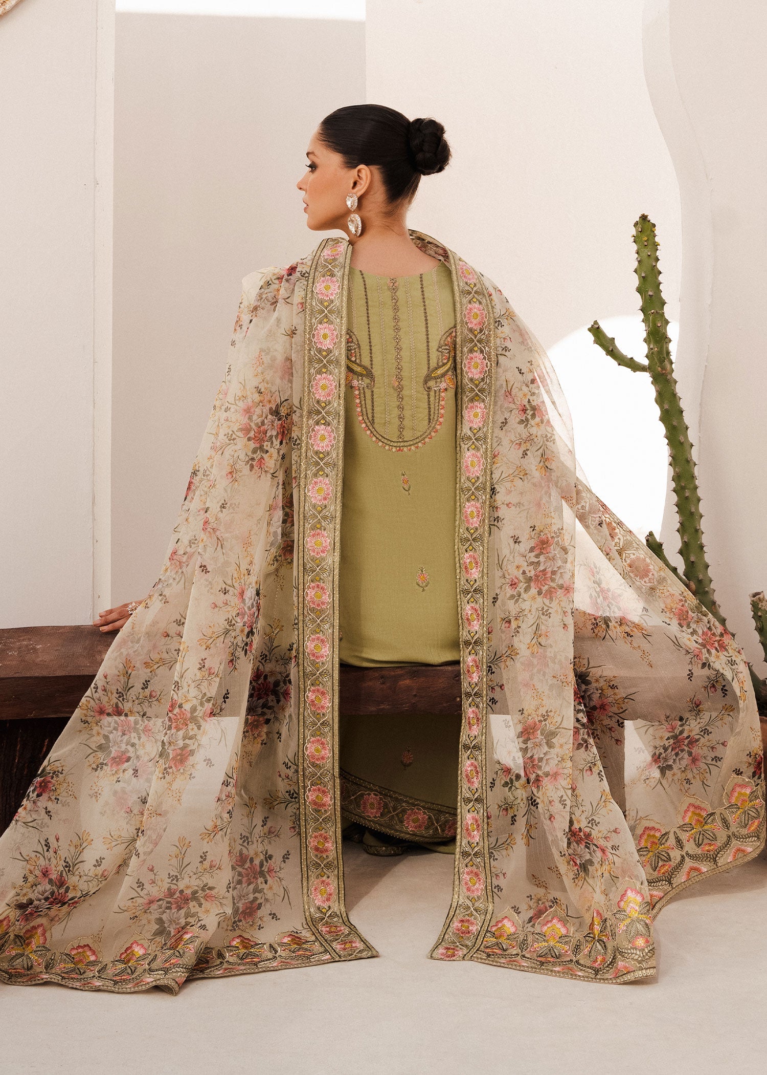 Rang-e-Haya Zara (Mint)