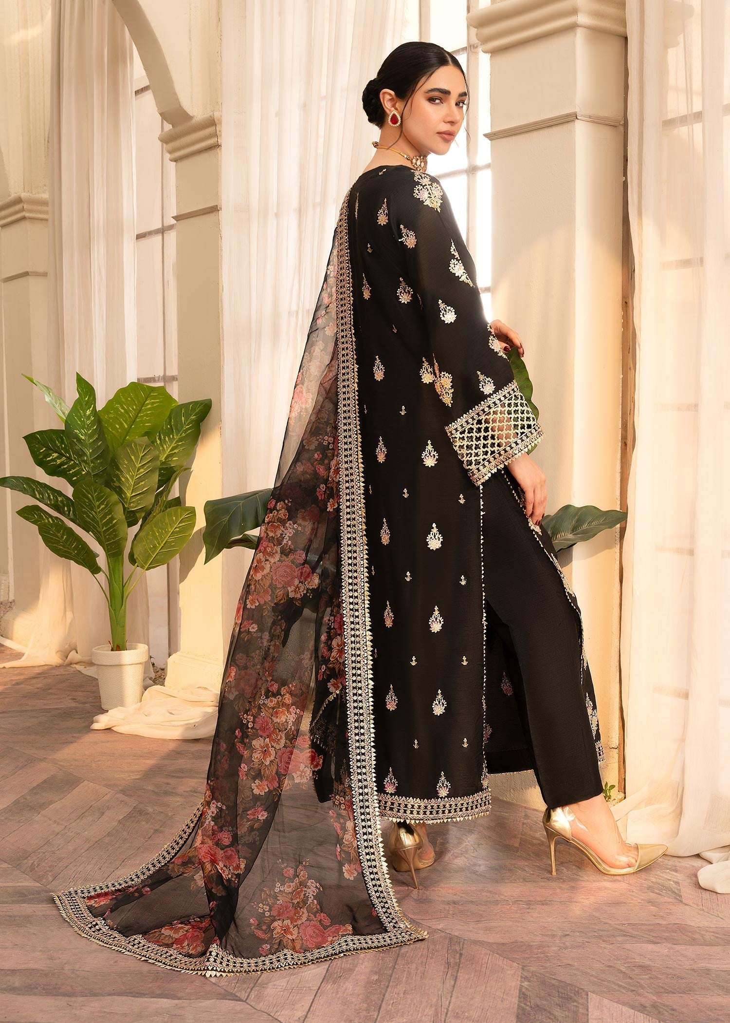 Rang-e-Haya Ayeza (black)