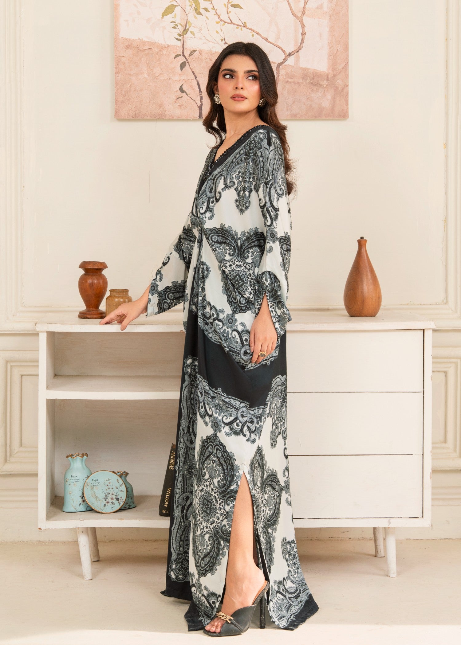 Sahibas By Mirza Lunar - Kaftan