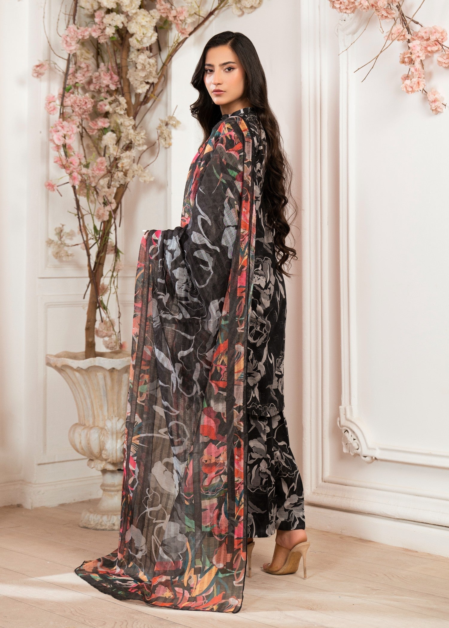 Textured lawn Kurta Set in Black