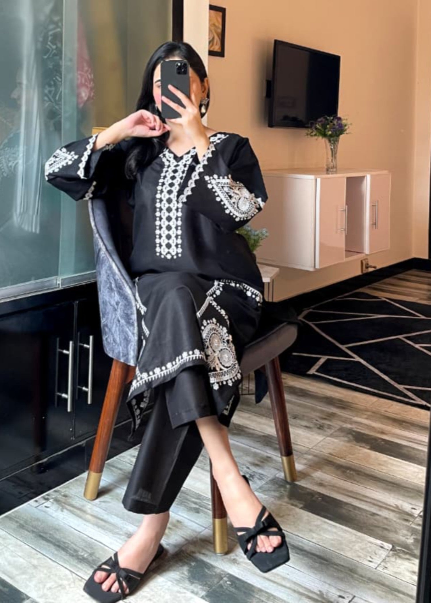 Tehzeeb Libas BLACK SPARKLE EMBROIDERED 2PC