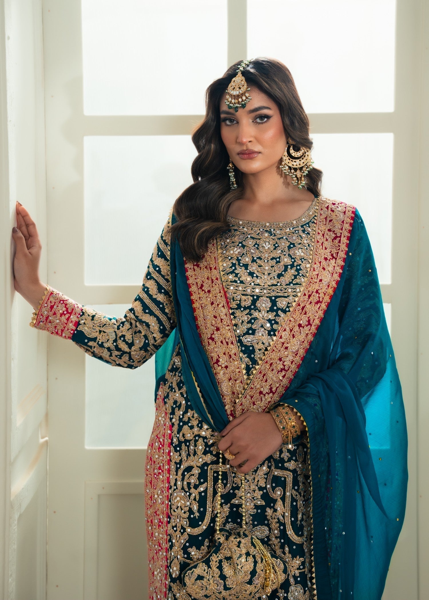 VANEEZA-1