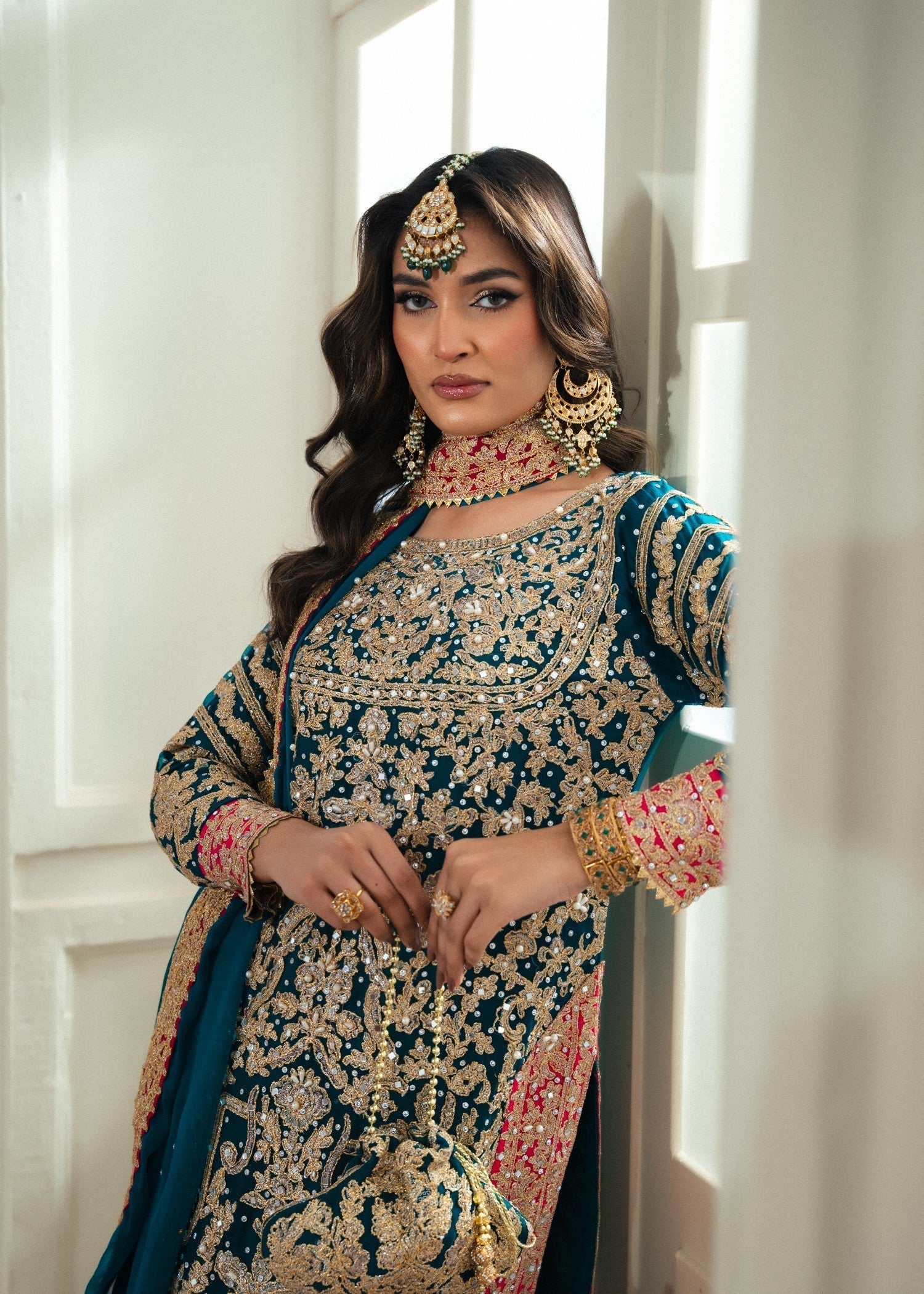 VANEEZA-1