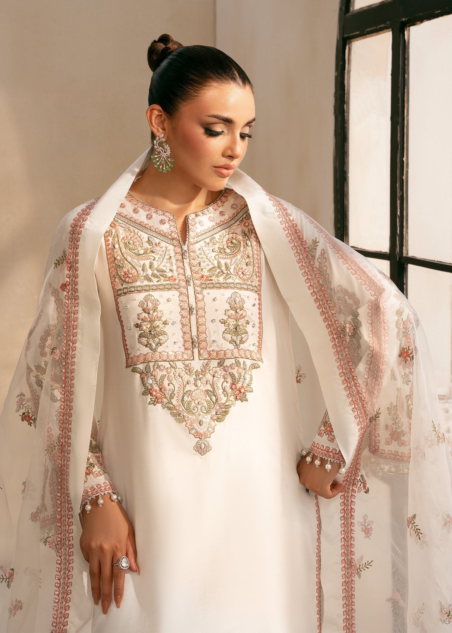 Rang-e-Haya Jolie