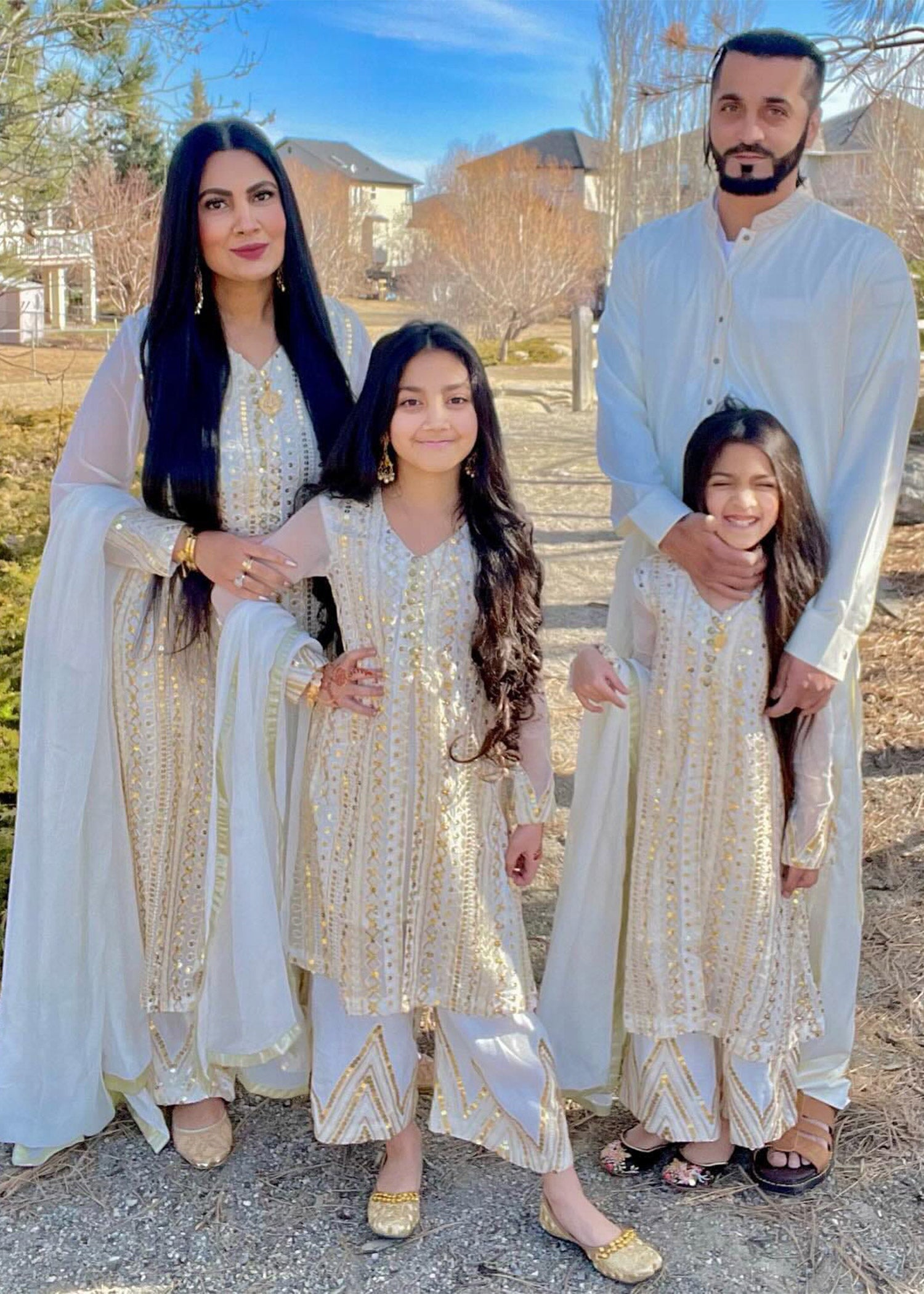 Rang-e-Haya Ufaq/White