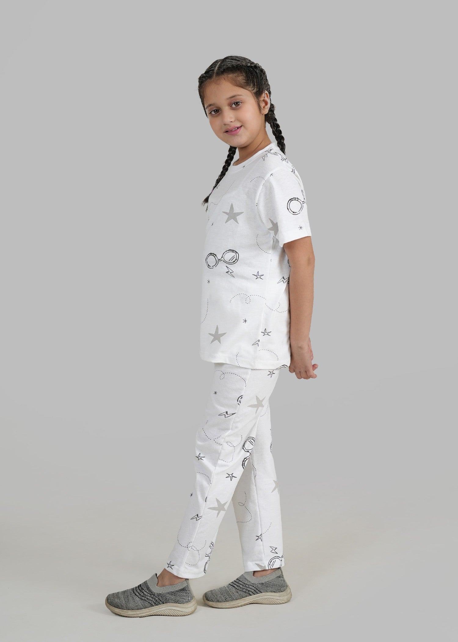 GIRLS-ALL-OVER-PRINTED-SOFT-COTTON-NIGHT-SUIT-1