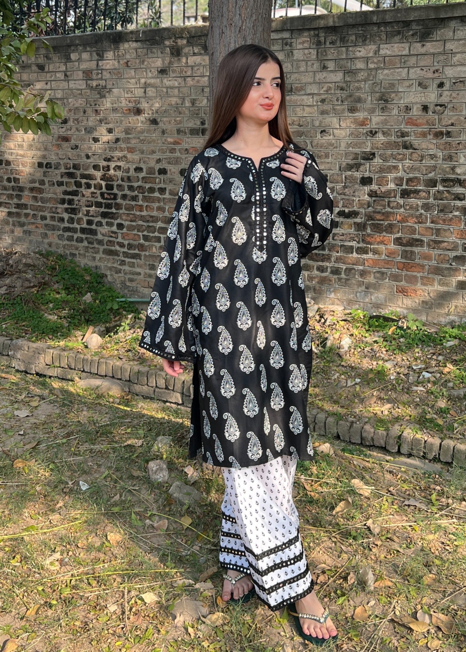 Tehzeeb Libas MAHRO FARSHI 2PC