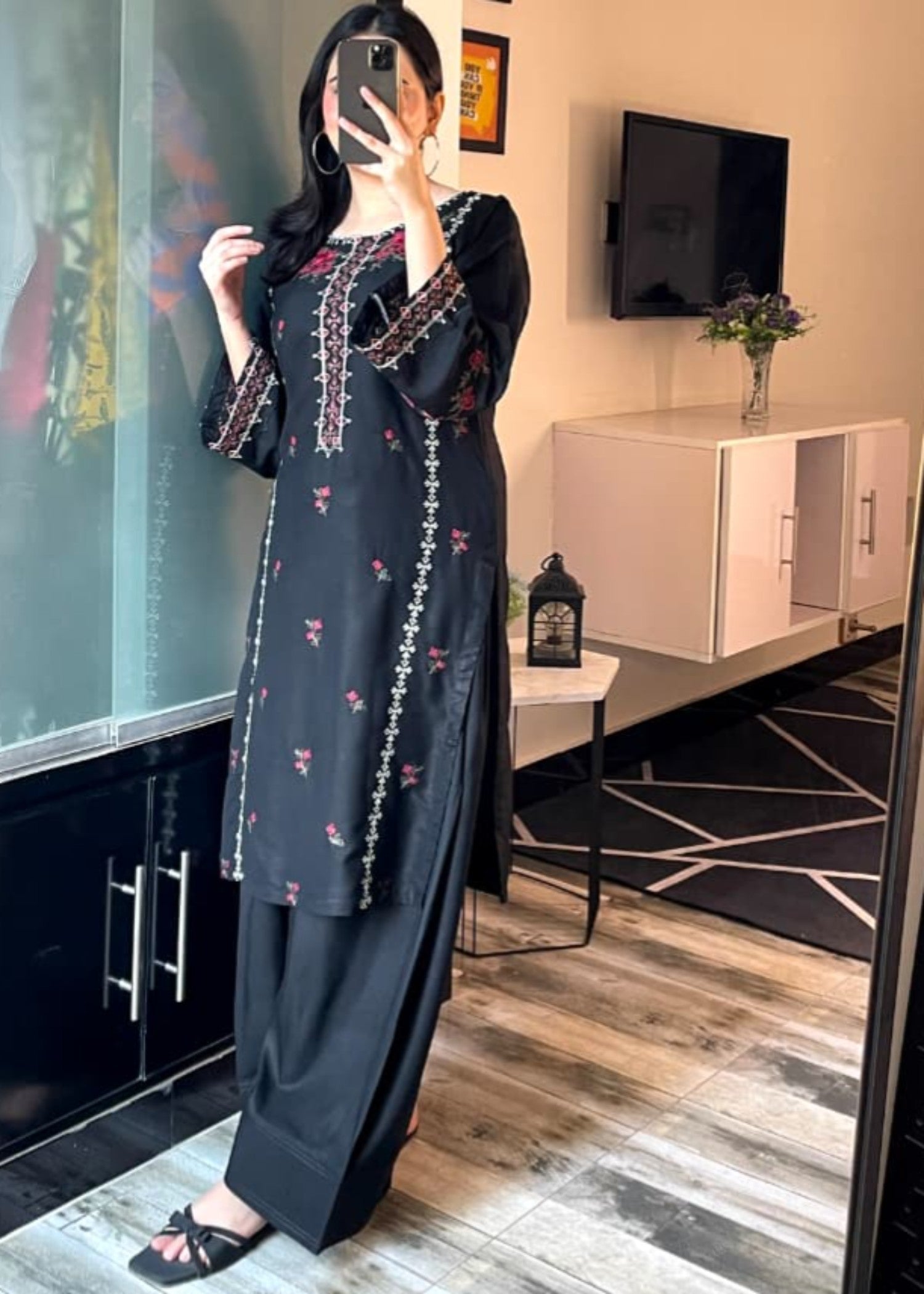 Tehzeeb Libas LUXURY EMBROIDER 2PC WITH FARSHI