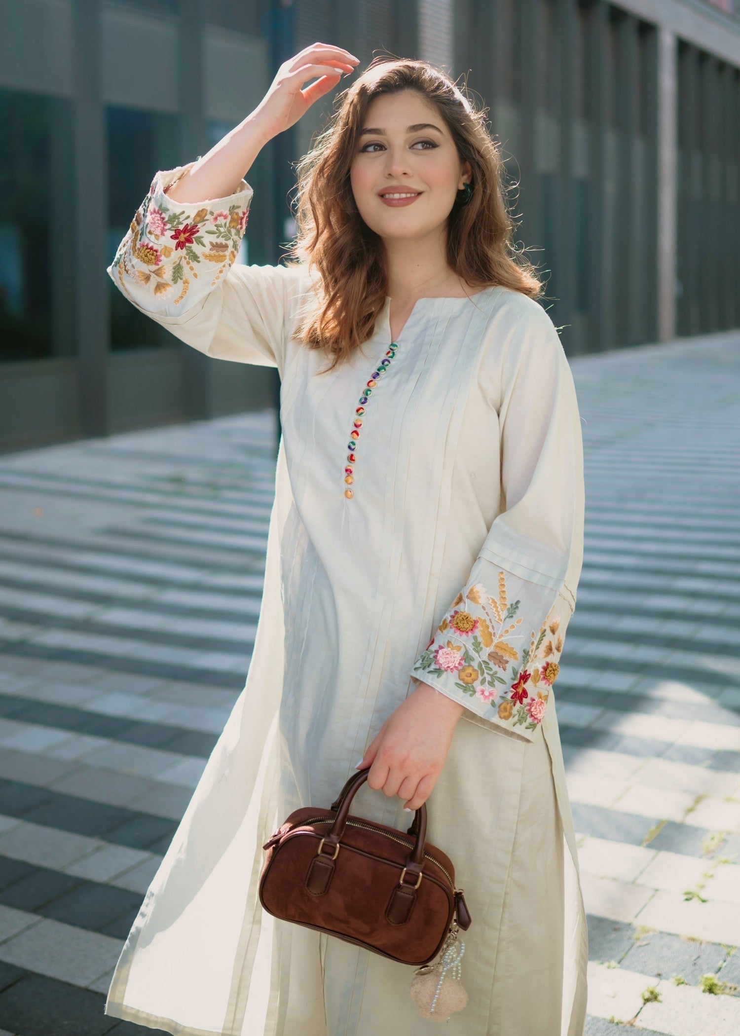 Sahibas By Mirza Gulejahan - Ivory