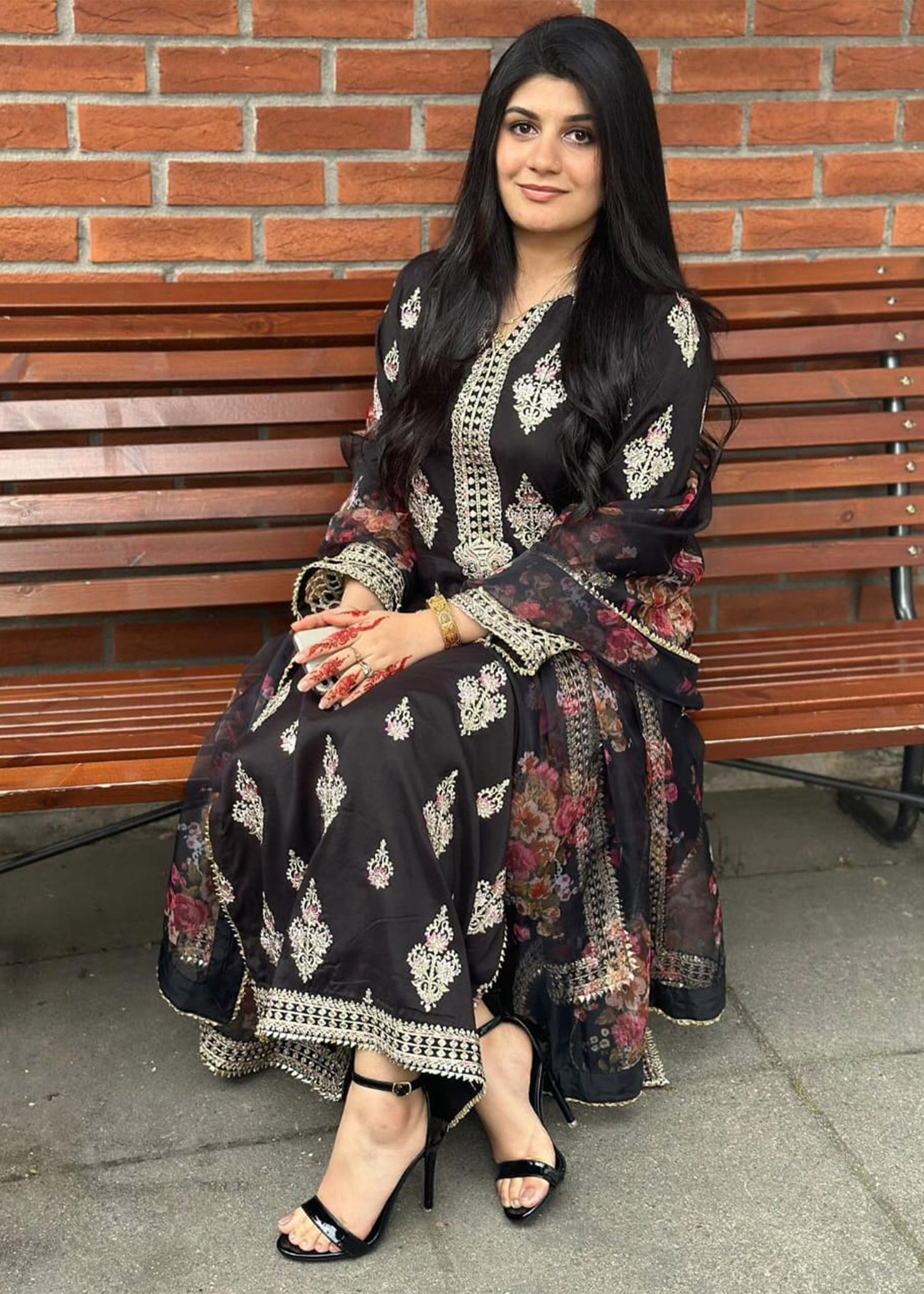 Rang-e-Haya Ayeza (black)
