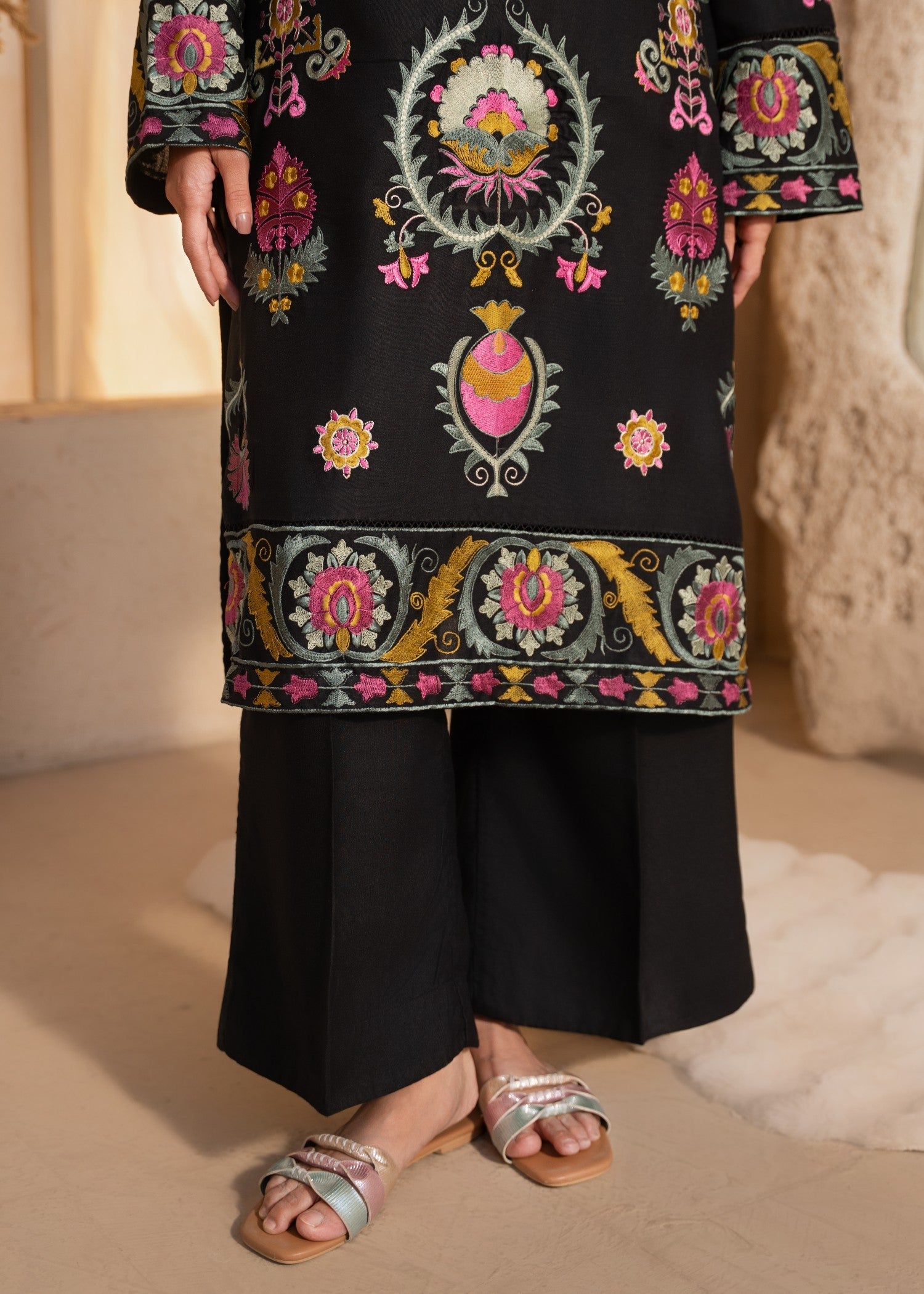 Dhanak Kurta Set in Black