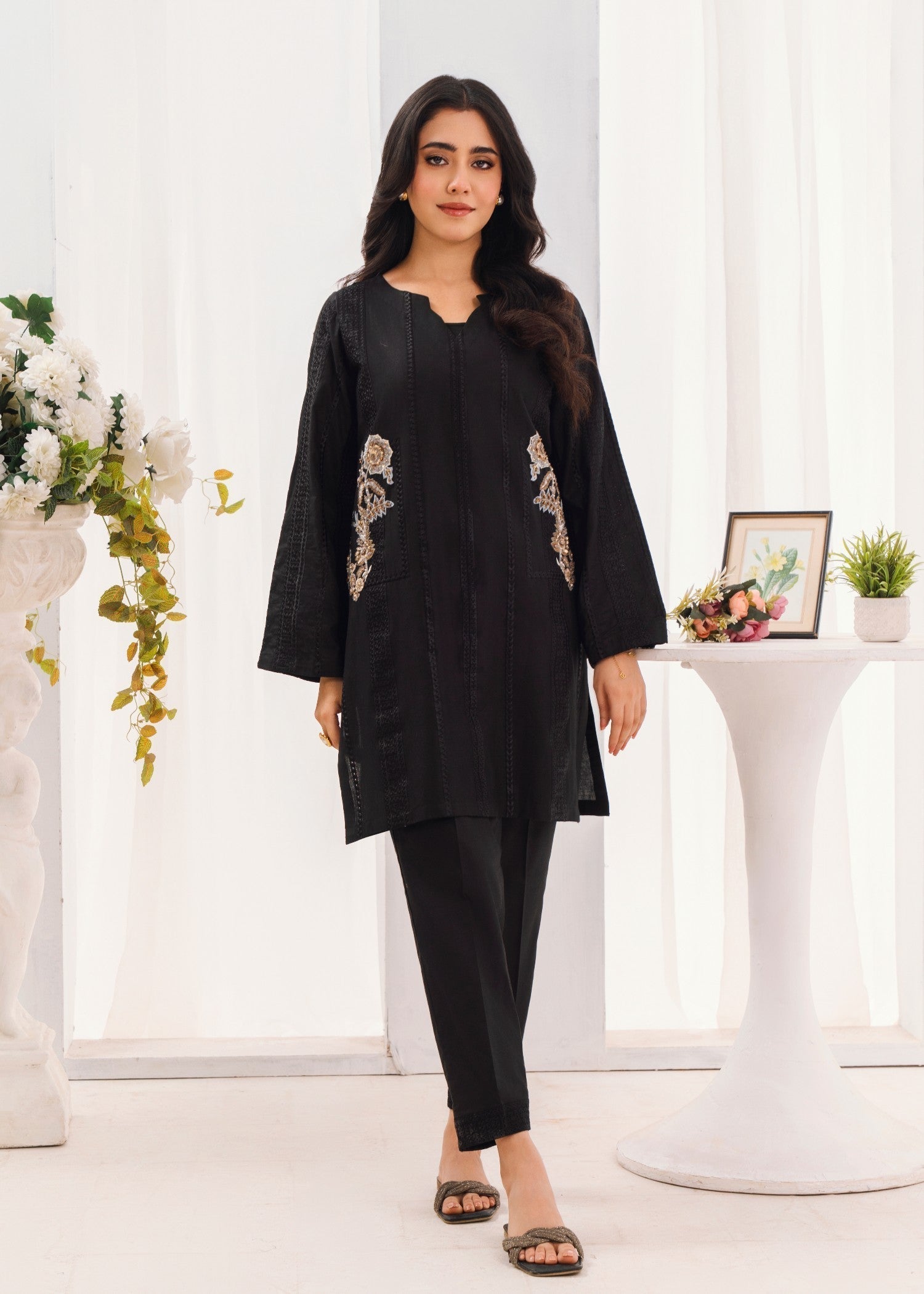Sahibas By Mirza Nishat - Black