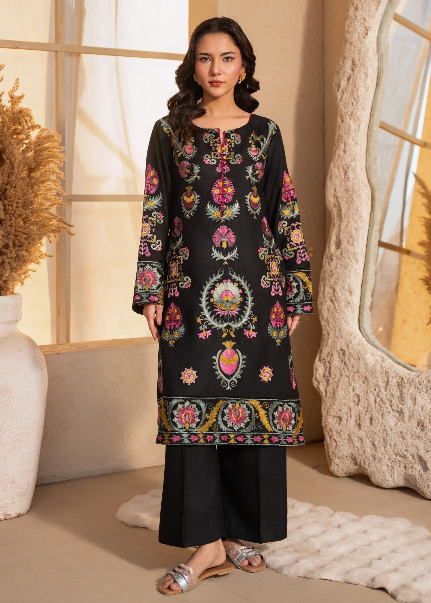 Dhanak Kurta Set in Black