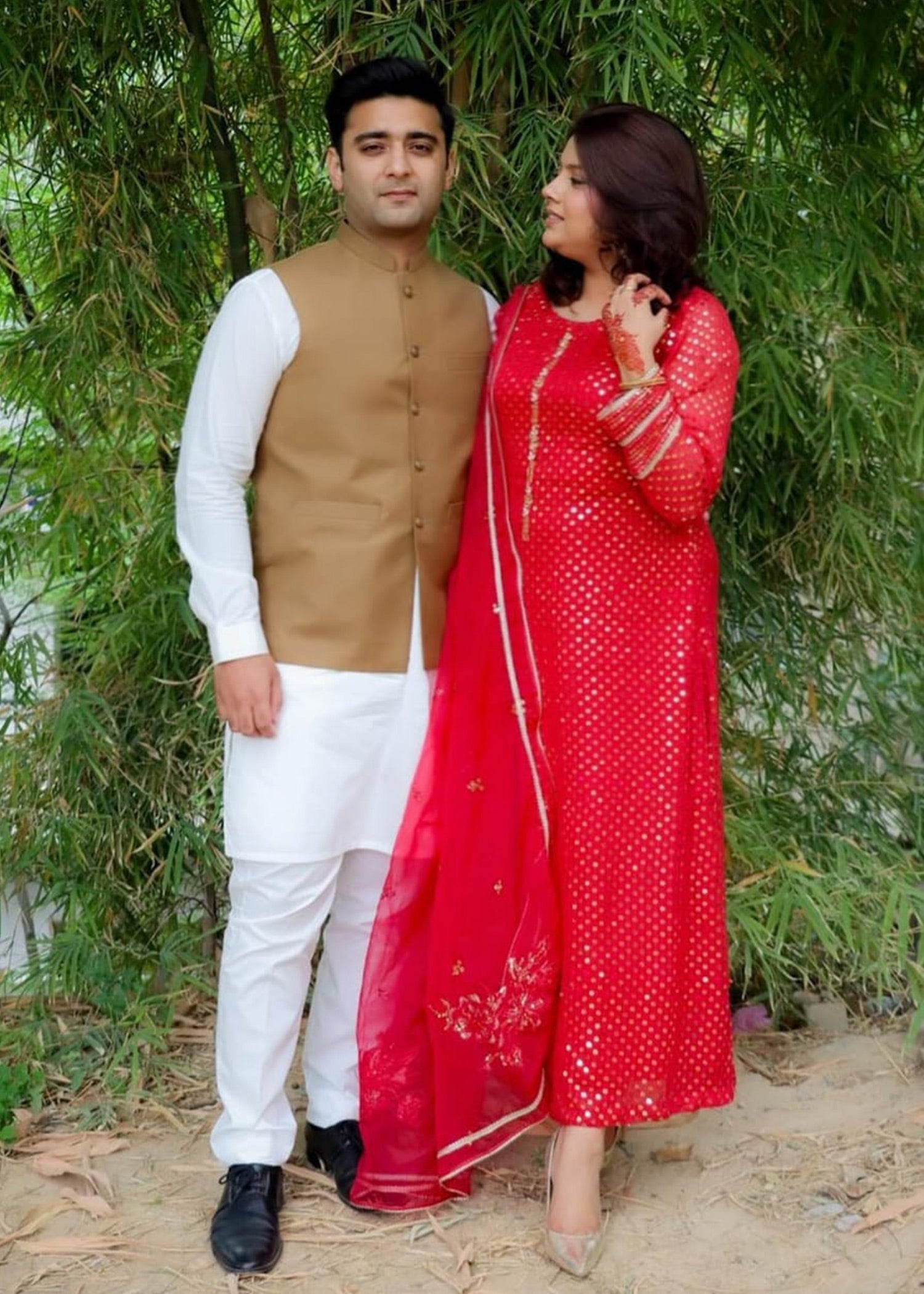 Rang-e-Haya Sifana (Rose red)