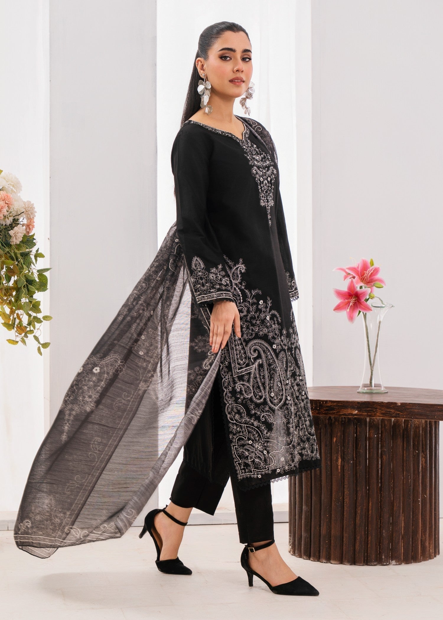 Sahibas By Mirza Khoobsurat Black