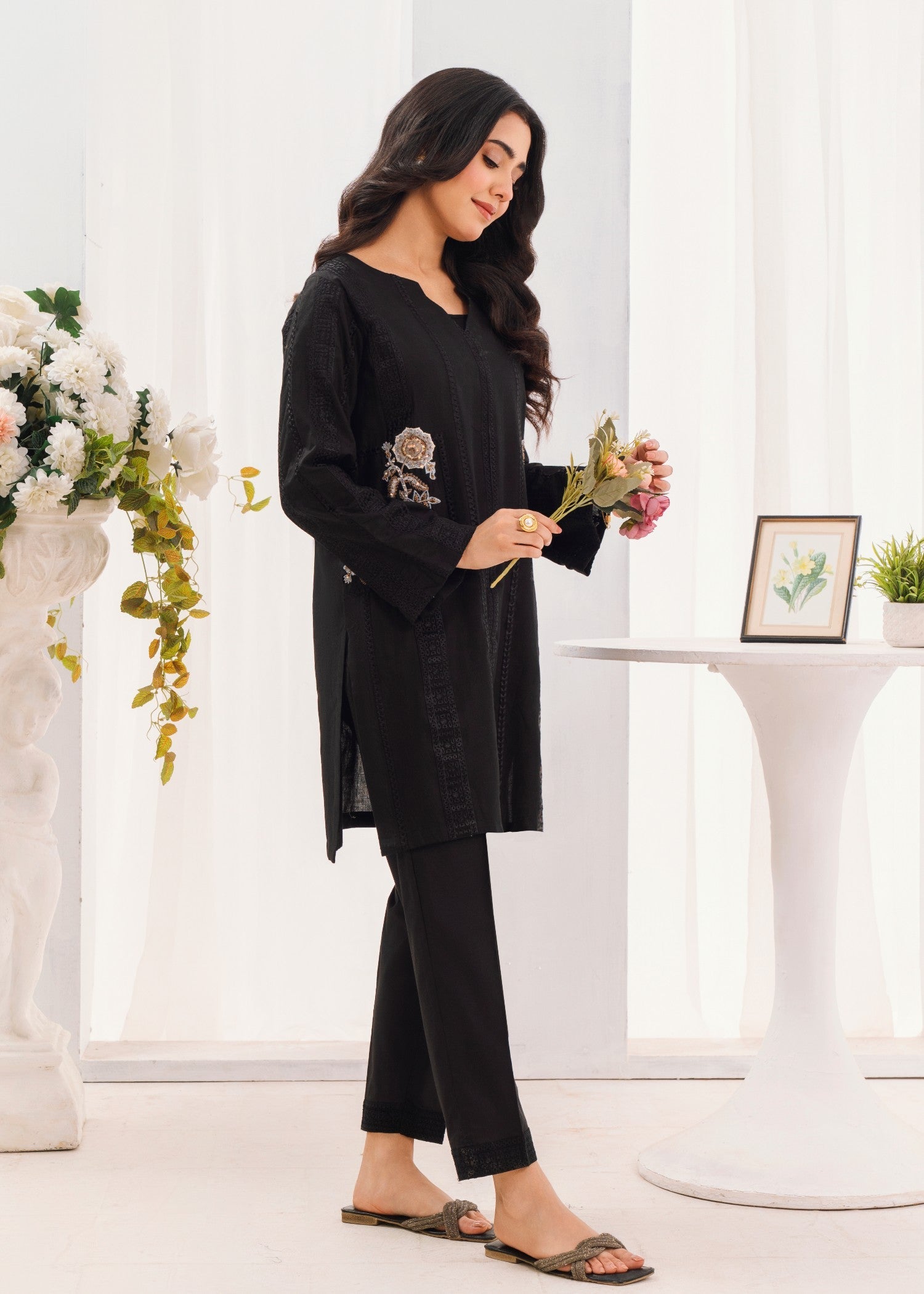 Sahibas By Mirza Nishat - Black