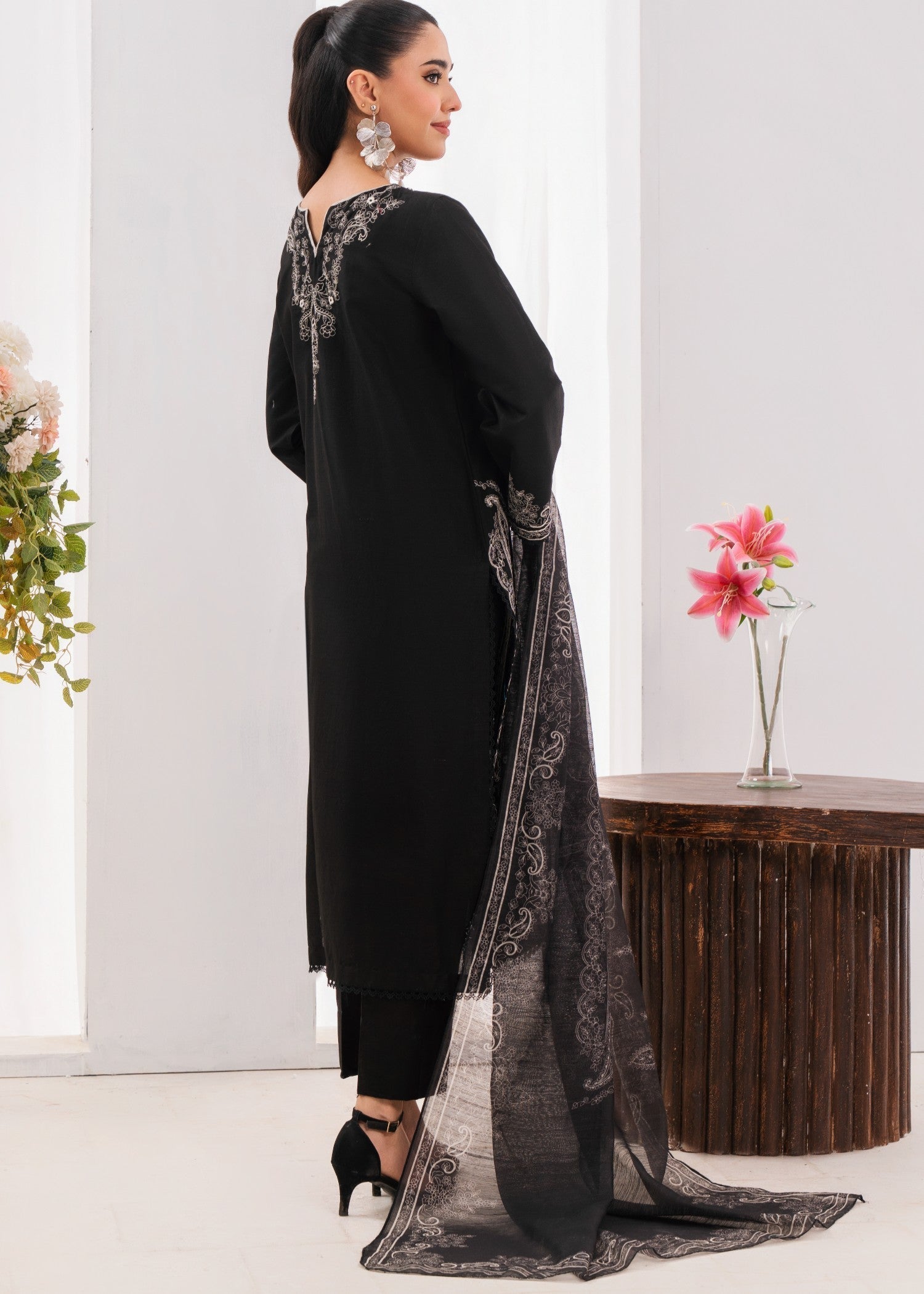 Sahibas By Mirza Khoobsurat Black