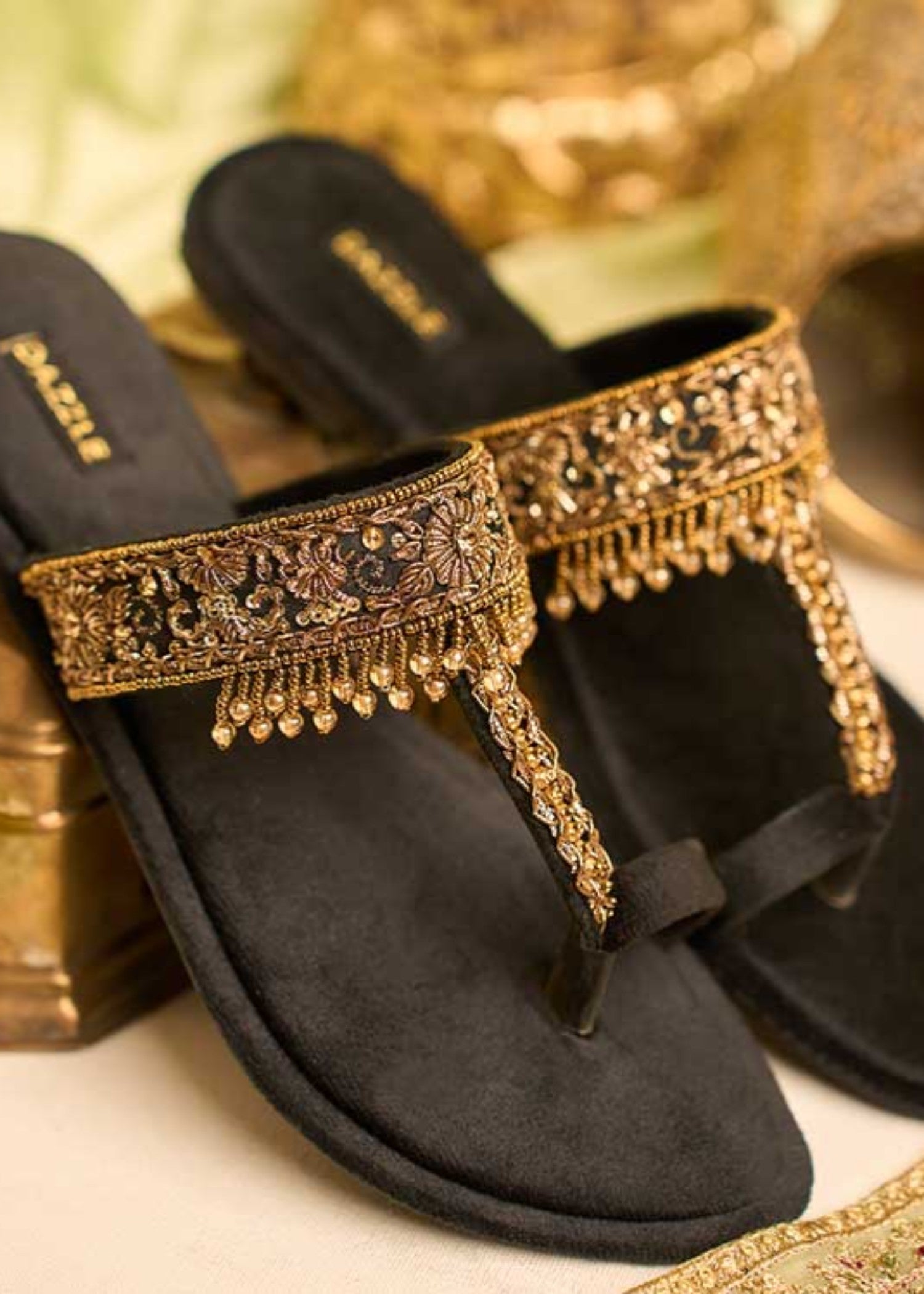 MANJHLI-BLACK-1