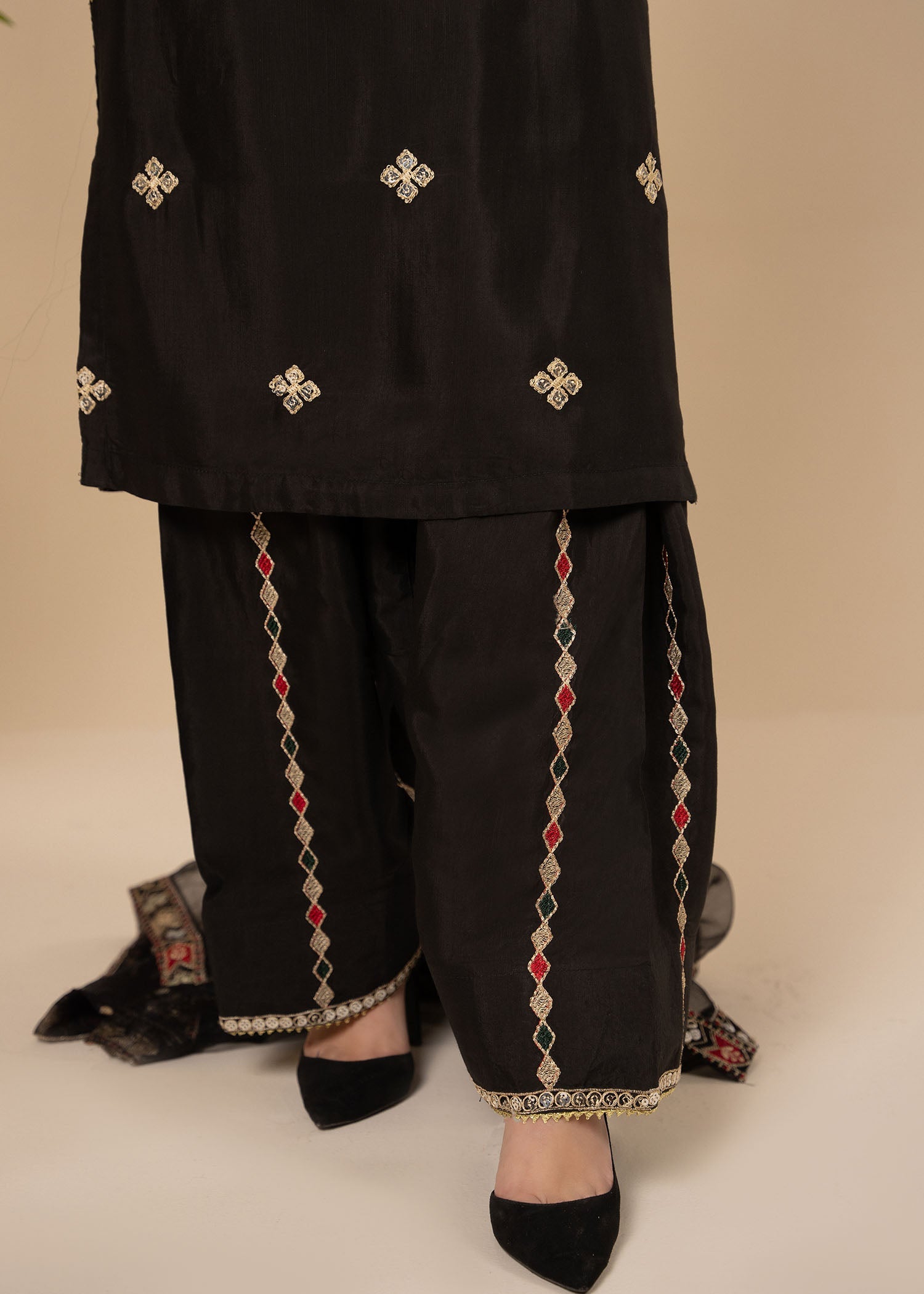 SIFANA-BLACK