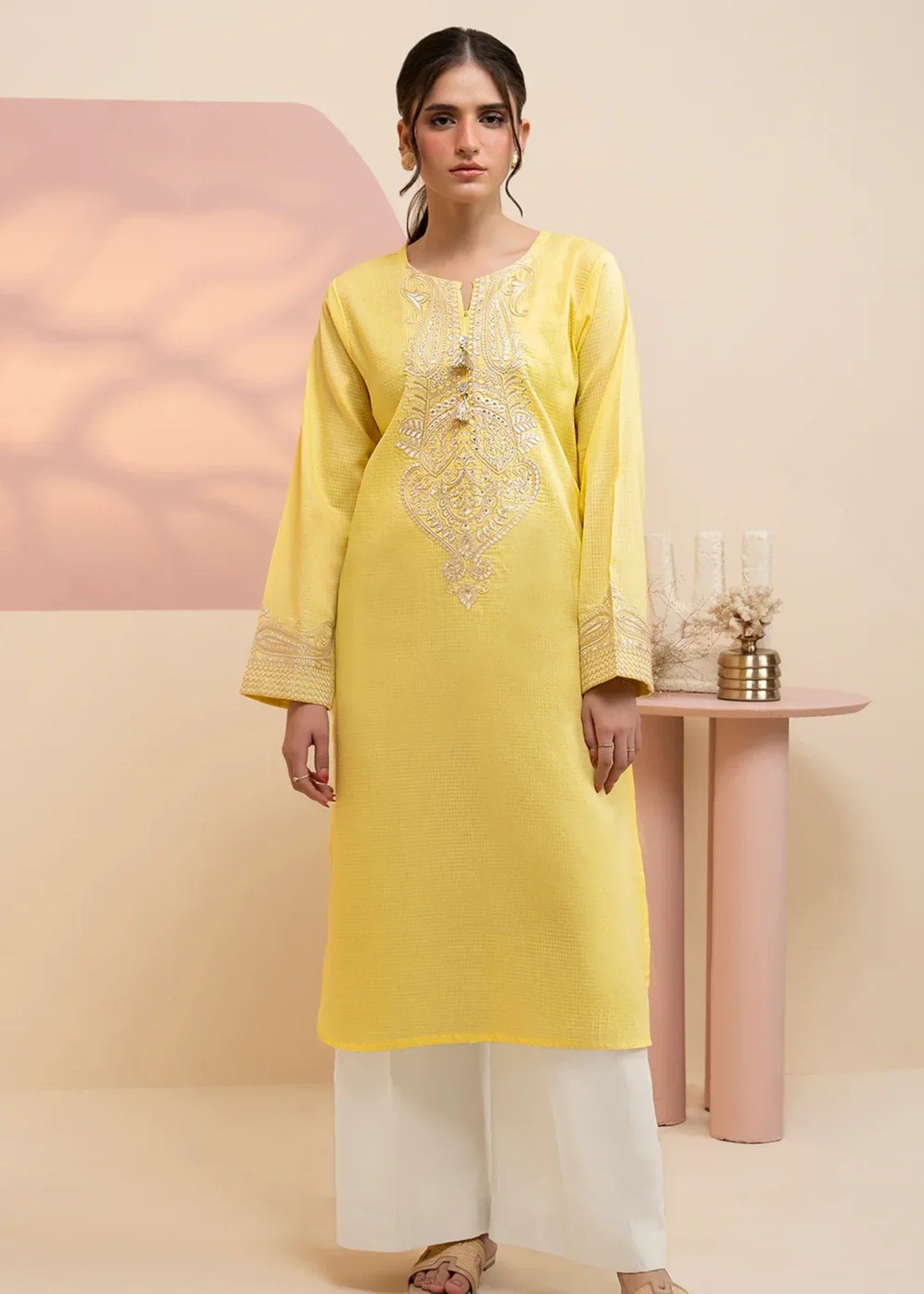 Zellbury WPS-2522558- Light Yellow