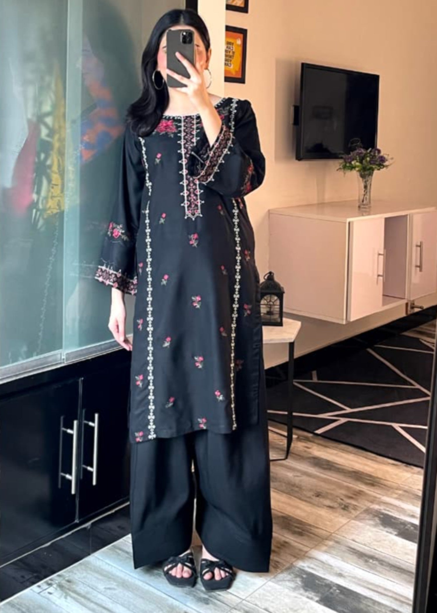 Tehzeeb Libas LUXURY EMBROIDER 2PC WITH FARSHI