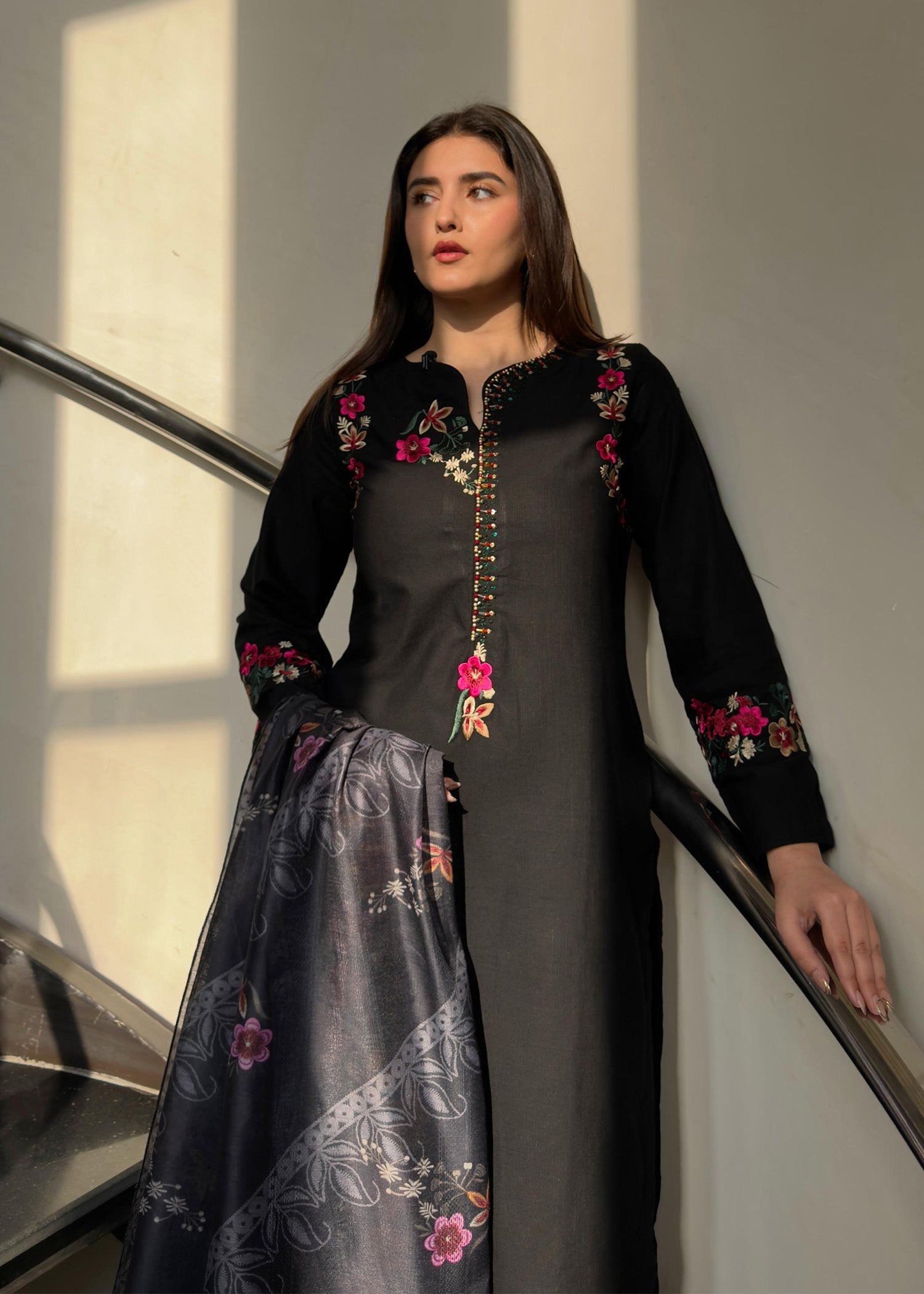 Sahibas By Mirza Kriti Black