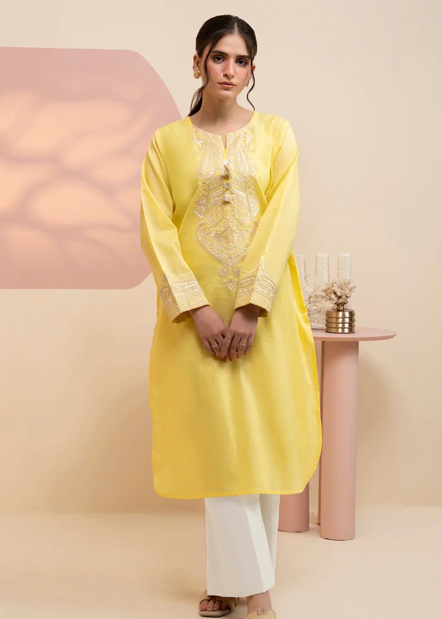 Zellbury WPS-2522558- Light Yellow